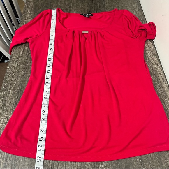 WHBM Red Pleated Scoop-Neck Tee with Cutout, Size M - Picture 11 of 12